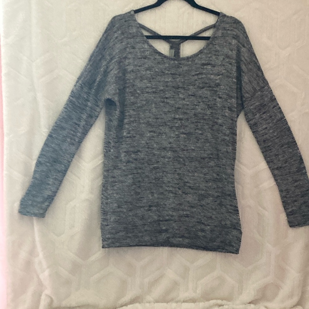 EUC  Athleta Pose Layered Open Back Shirt